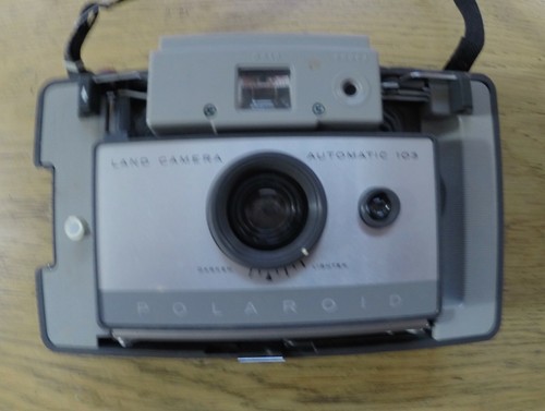 Vintage Polaroid Automatic 103 Land Camera - Picture 6 of 11