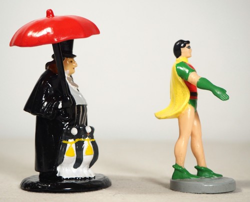 Vintage 1988 Batman’s Robin & 1992 Penguin D. DeVito Figurines DC Comics  Lot - Picture 3 of 3