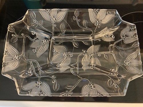VINTAGE CRYSTAL CLEAR GLASS VEGATABLE PLATTER CHIP AND DIP TRAY 15 1/2" - Picture 2 of 5