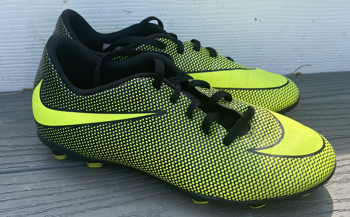 Nike Bravata II soccer cleats FG 844442-070 Volt/Black BX 76