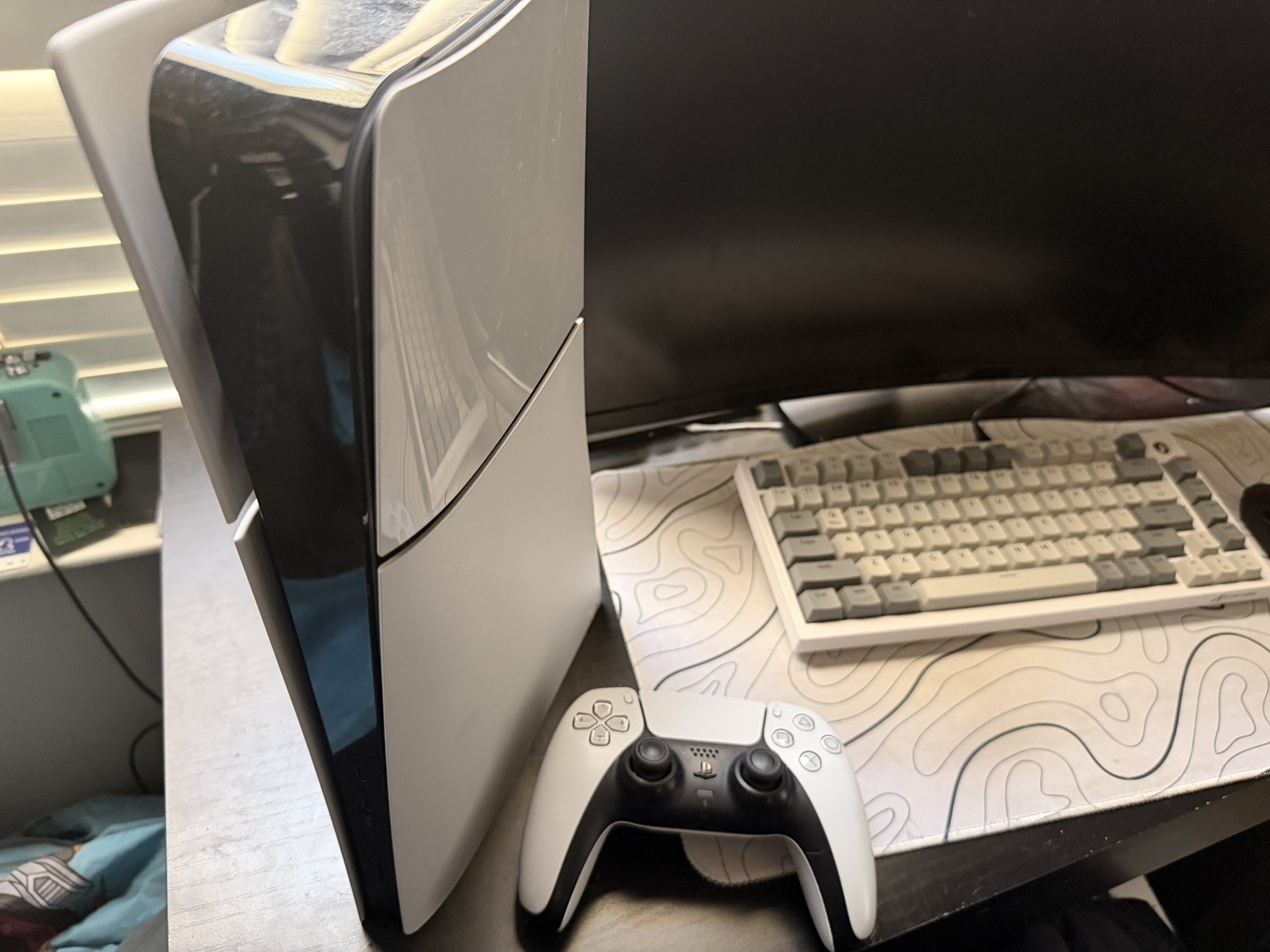 PlayStation 5 1Tb slim disk and controllers(read description for payment)