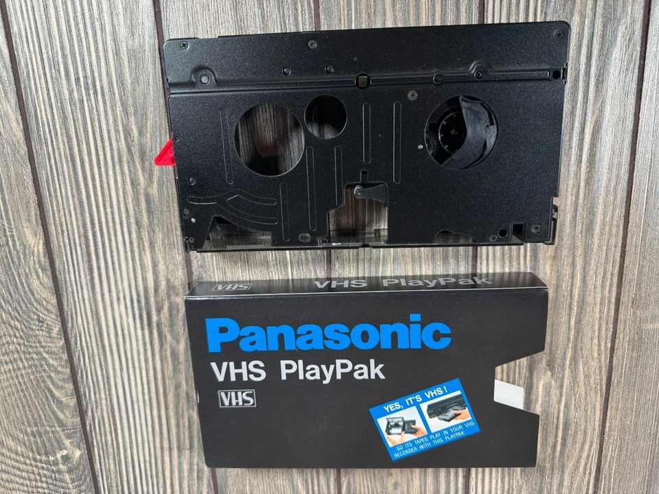 Convertidor adaptador motorizado Panasonic VHS PlayPak VCA115 VHS-C a VHS de colección Foto 2 de 4