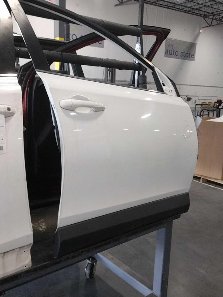 Conjunto de puerta delantera derecha usado se adapta a: Toyota Rav4 2017 ventanas eléctricas gas Foto 2 de 4