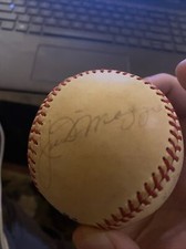 SIGNED AUTOGRAPHED BASEBALL OF  HOF JOE DIMAGGIO AND 6 OTHERS JSA CERTIFIED