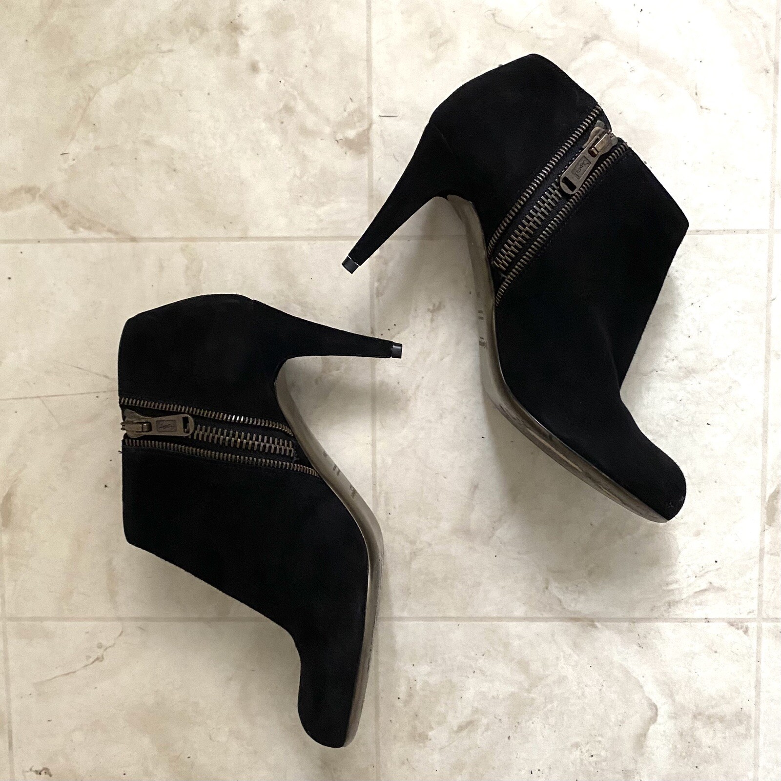 Stivaletti stivaletti Yves Saint Laurent Made in Italy scamosciati neri taglia 9 5 $1190