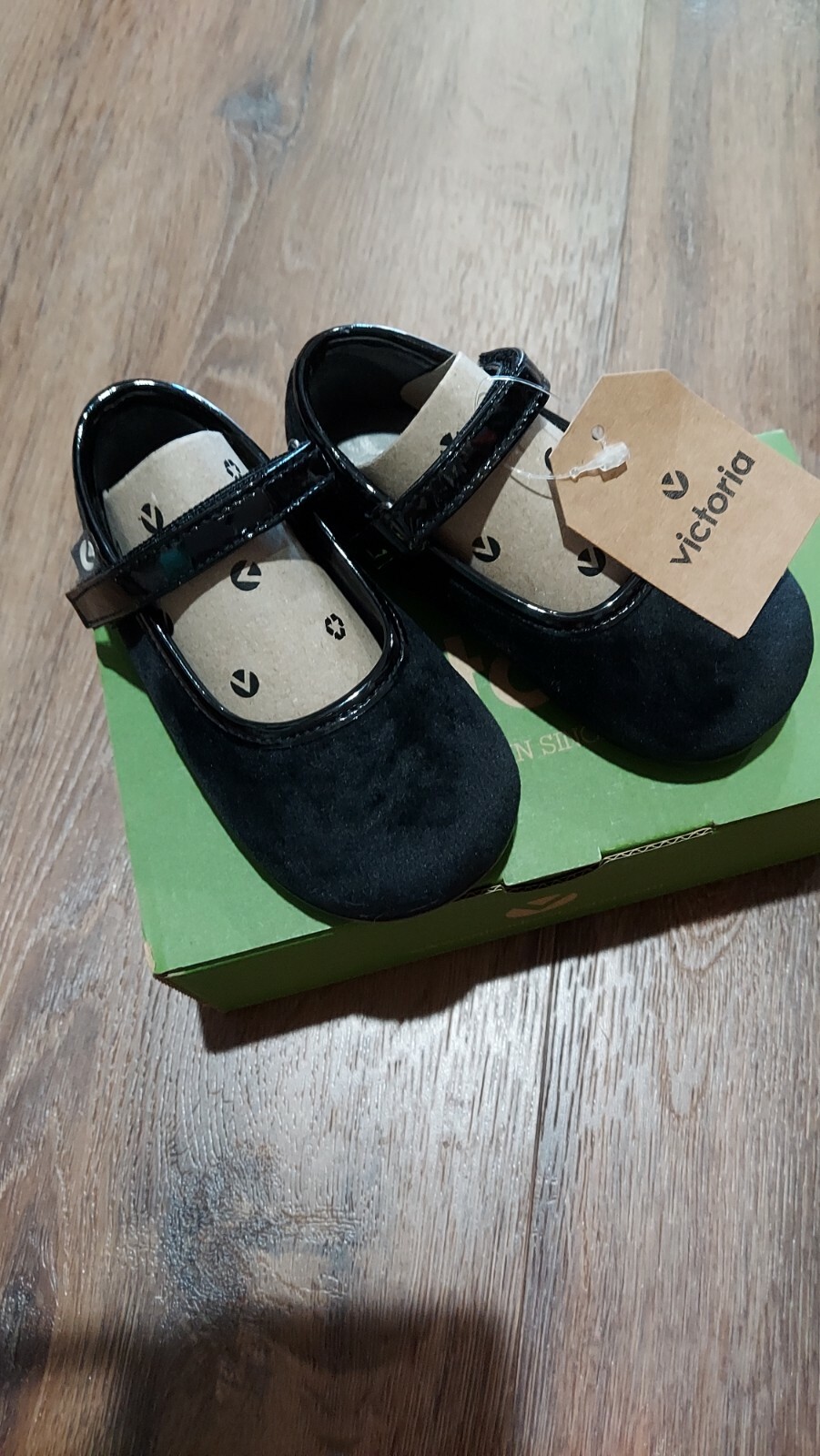 New  Victoria  black velvet strap mary jane shoes,infant 5 (21),NIB