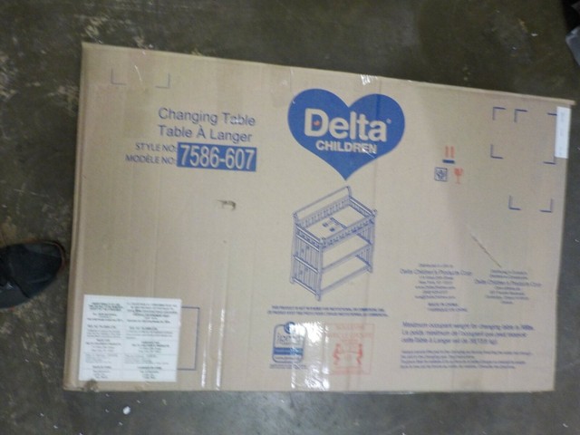 delta children eclipse changing table