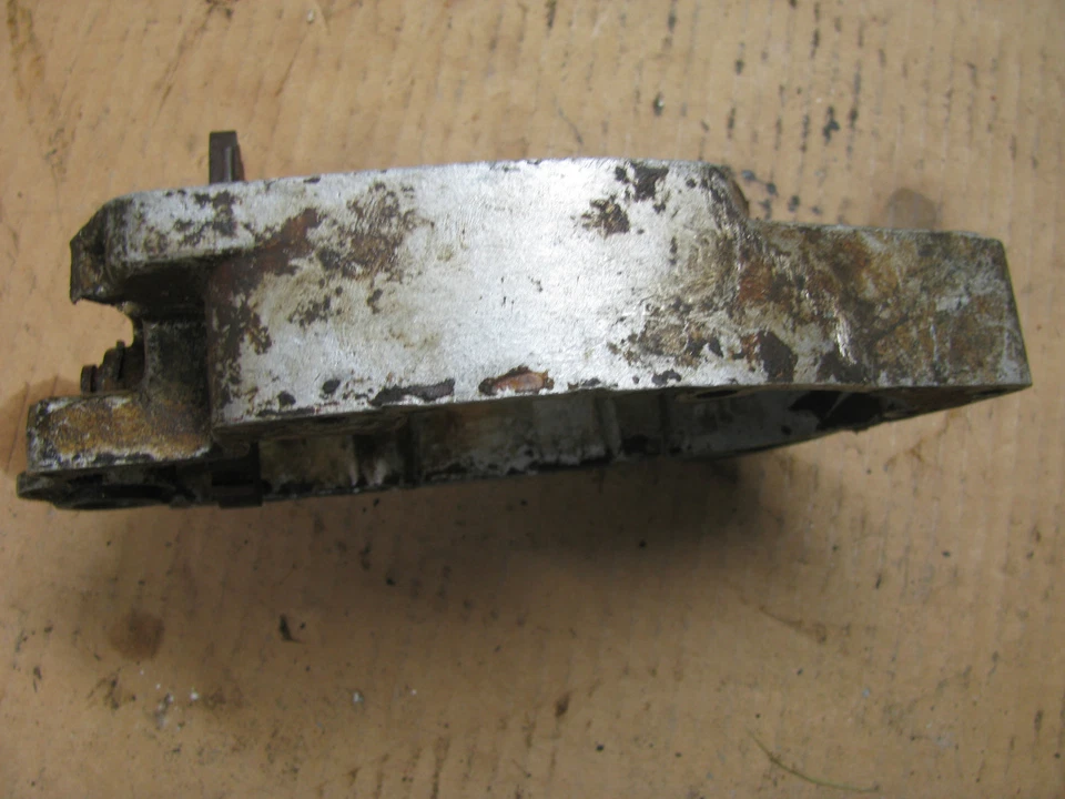 Cubierta interior de transmisión Triumph 650 Bonneville T120 TR6 Trophy Tiger 101817 Foto 4 de 4