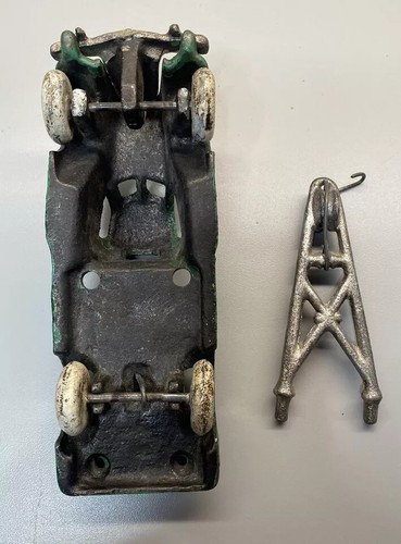 Vintage Antique Unmarked Cart Iron Wrecker Truck Detachable Tow Bar Metal Wheels - Picture 4 of 4