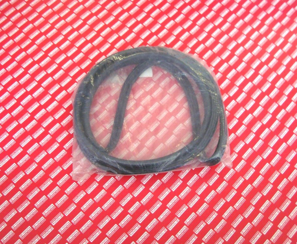 1970 1971 1972 1973 1974 1975 1976 Toyota Carina TA10 TA12  Trunk Rubber Seal - Image 3 of 4