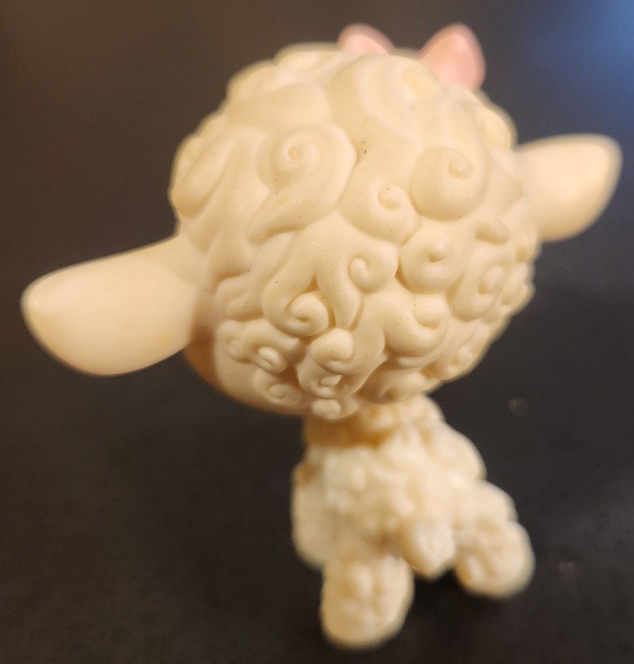 Littlest Pet Shop (LPS) #186 - Agneau Crème Avec Yeux Bleus Et Nœud Rose - Occasion