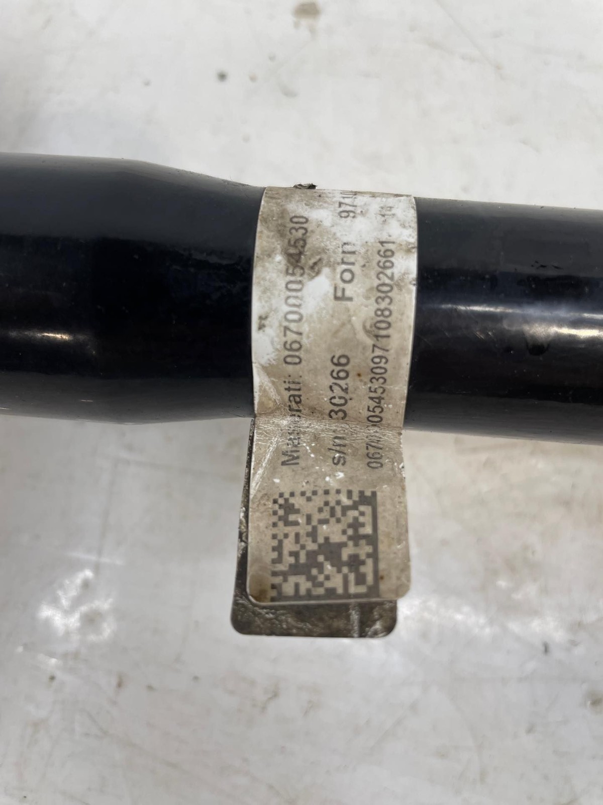2014 Maserati Quattroporte S RH Passenger Rear CV Axle With Axle Nut 06700054530
