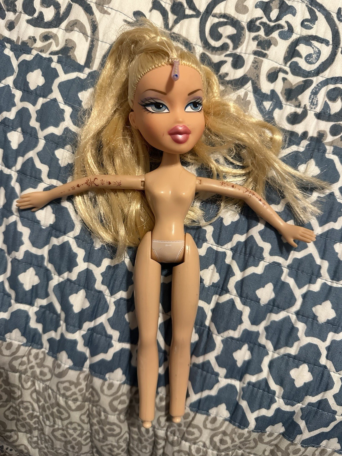 Vtg Bratz Cloe Genie Magic Doll 2001 Nude Undressed No Feet Or Clothing