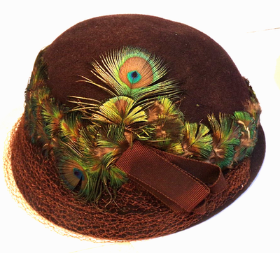 Vintage PEACOCK FEATHER Hat Brown Felt + netting GLENOVER  display picture 3