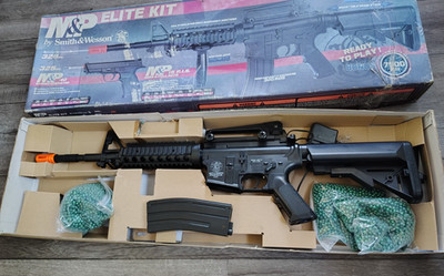 Smith & Wesson M&P15 Elite Kit Electric Airsoft Carbine BB Rifle (NO Battery)