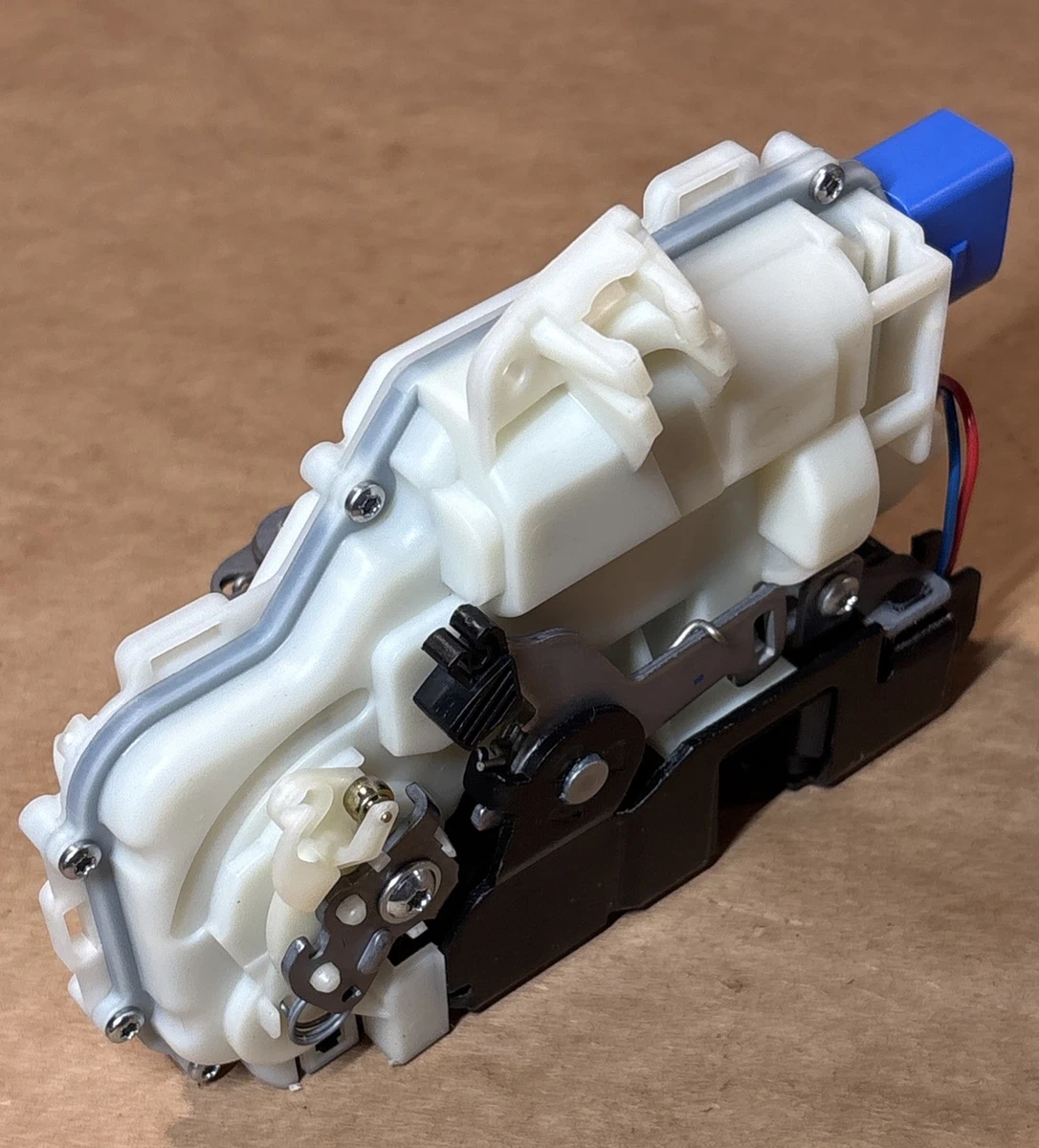 Volkswagen Door Lock Mechanism OEM 3B1-837-015 AT / 3B1 837 015 AT photo 5