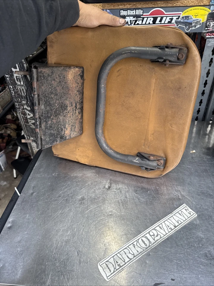 Заднее сиденье для Dodge Ram Club Cab 1992-1993 годов выпуска D250 D350 W350 W250 Cummins цвет Spice Tan - Изображение 4 из 4