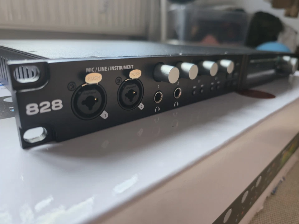 Motu 828 (2024) audio interface - Bild 3 von 4