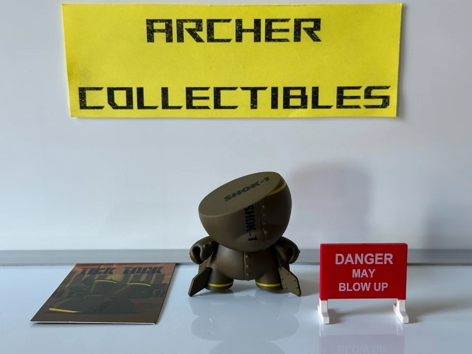 Kidrobot - Dunny - Art of War 2014 - Lot of 16 (inc. 4 Chase) - Chase/Rare - Image 3 of 4