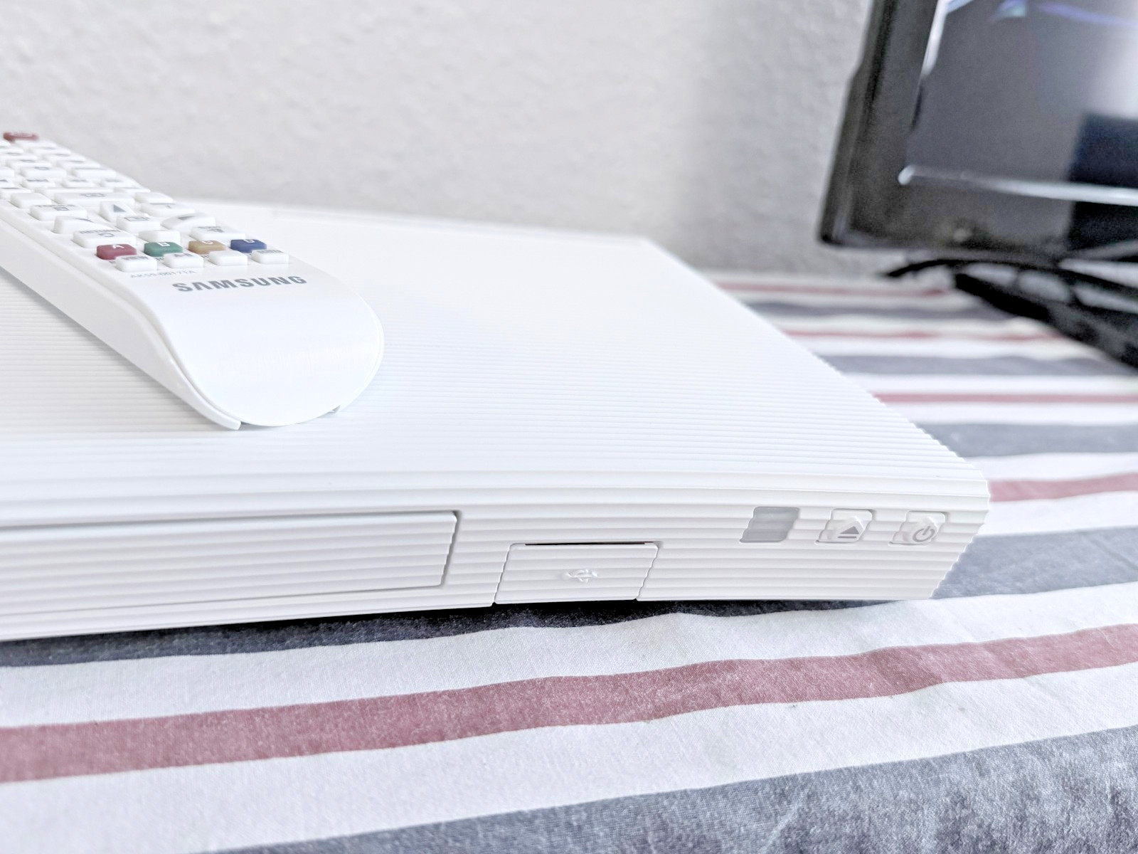 3D Blu-Ray SAMSUNG BD J5500E Smart TV Bianco Bluray Lettore DVD HDMI USB LAN Bianco foto 3