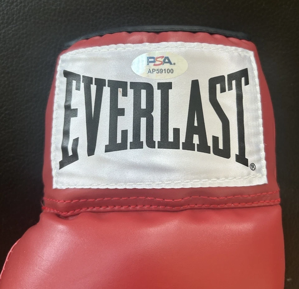 Manny Pacquiao Signed Autographed Everlast Boxing Glove HOF PSA/DNA - Image 3 of 4