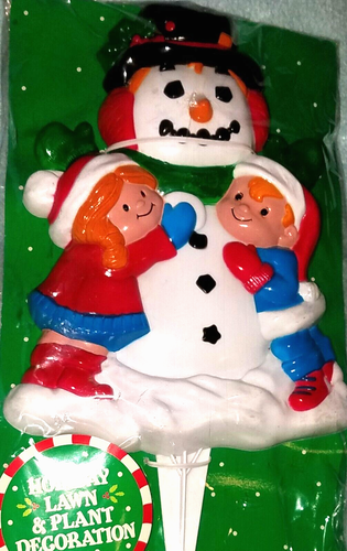 RARE-Christmas-Holiday Lawn & Plant Decoration- Snowman & Kids-Giftco-Brand New - Picture 2 of 3
