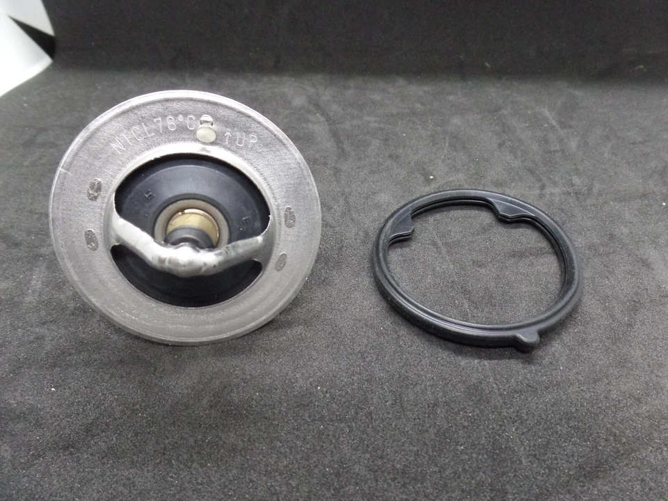 Conjunto de termostato de motor Honda Acura 19301-P8E-A10 original OEM STOCK EN EE. UU. Foto 4 de 4