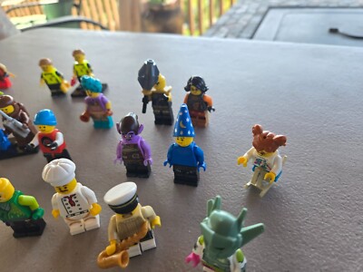 LEGO Minifigures Lot plus accessories Ninjago Spaceman Baby Pirate