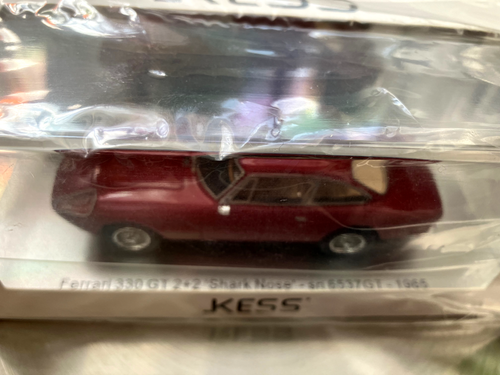 Ferrari 330 GT 2+2 "Shark Nose" sn06537GT 1965 1:43 KESS-KE43056201 - Foto 2 di 5