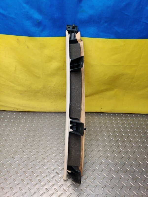05 06 07 08 09 10 11 Bentley Flying Spur Rear Right Side D-Pillar Trim Cover OEM