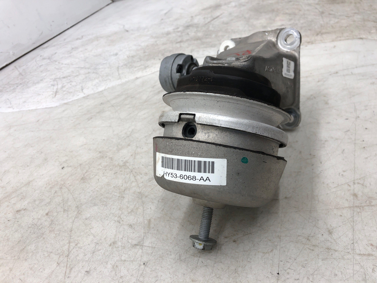 2019-2023 ASTON MARTIN VANTAGE 4.0L LEFT REAR TRANSMISSION MOUNT HY53-6068-AA