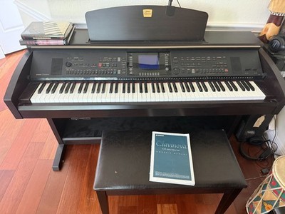 Yamaha Clavinova CVP-303 digital piano with 100+ instruments