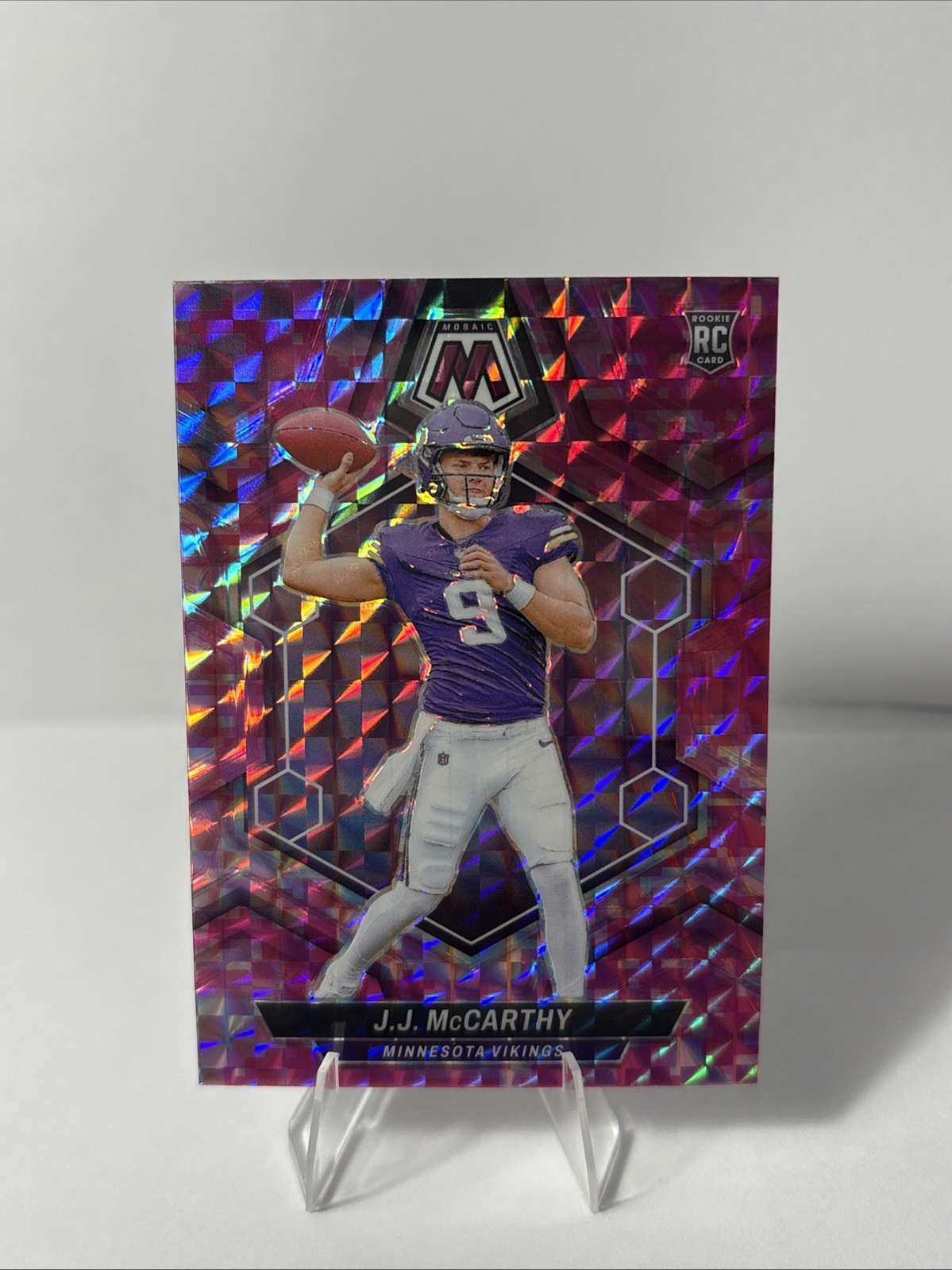 2024 Panini Mosaic - Rookies J.J. McCarthy #310 Camo Pink Mosaic Prizm (RC)