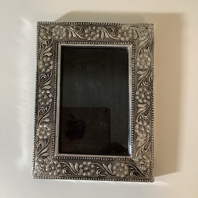 Vtg Anglo-Indian Repousse Metal Hand Hammered Embossed Pattern Picture Frame