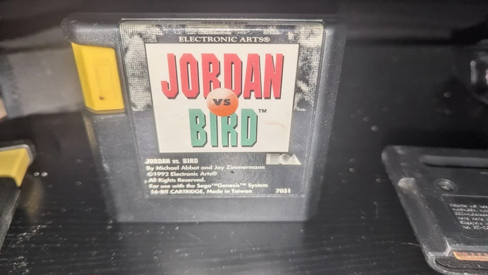 4-Game Sports/Action Lot: Jordan Vs. Bird (w/ case), NHL 95 (w/ yellow tab),... - Image 4 of 4