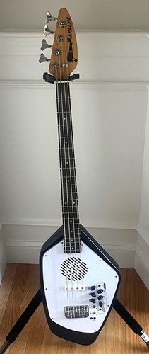 Vox Apache II Phantom Bass - Built-in Amp/Rhythm Excellent!