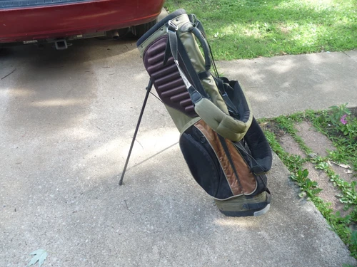Sun Mountain Lightweight Dual Strap Stand Bag /w Rain Hood - Returned item