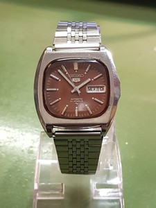 seiko 5 automatic square face