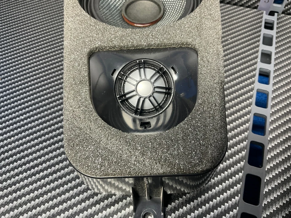 BMW X5 F15 2014-2018 ALTAVOZ TWEETER AUDIO TRASERO DERECHO E IZQUIERDO OEM Foto 3 de 4