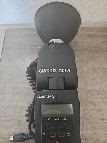 2 Quantum T5d-R Qflash Flash - Picture 3 of 21