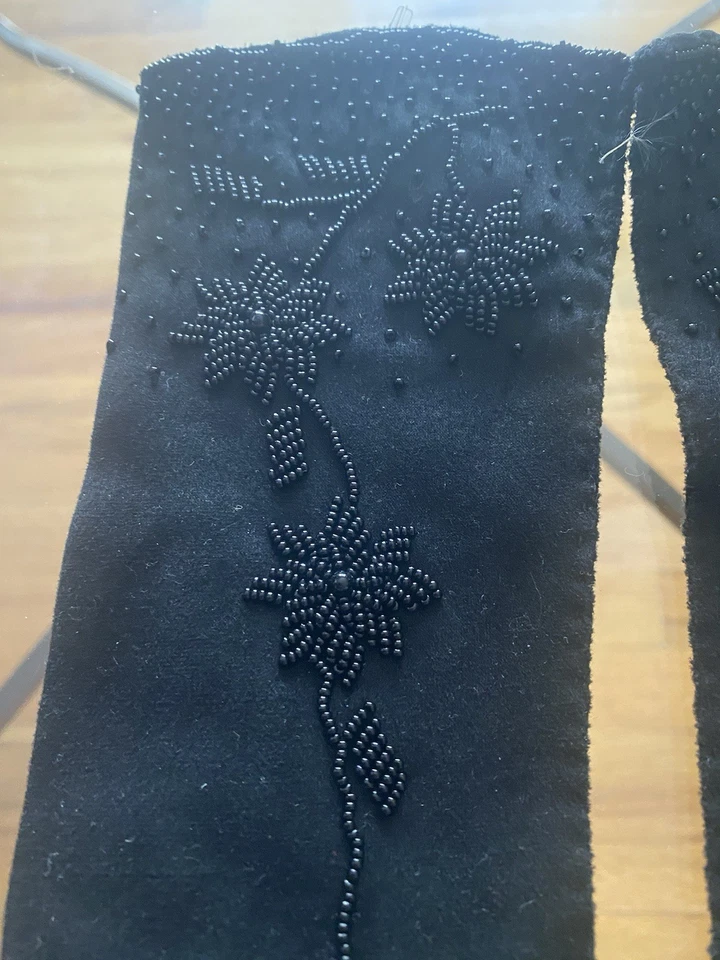 Guantes vintage años 50 con cuentas a mano hechos en la colonia británica de Hong Kong talla 7 Foto 2 de 4