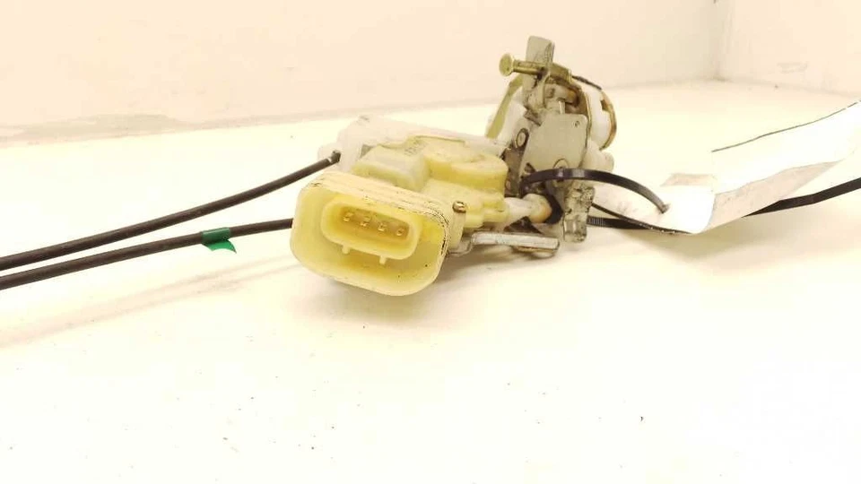 2001 TOYOTA PRIUS DRIVER SIDE REAR DOOR LOCK ACTUATOR ASSEMBLY  - Image 2 of 4