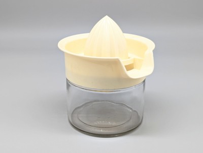 Gemco USA Juicer Reamer 2 Cup Detachable Jar Ivory Vintage 1970s