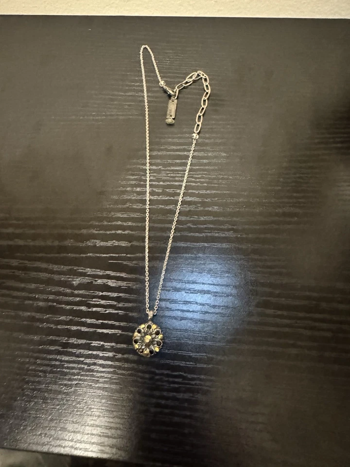 Collar de plata encantada Mariana ángel de la guarda cristales negros y marrones Foto 2 de 4