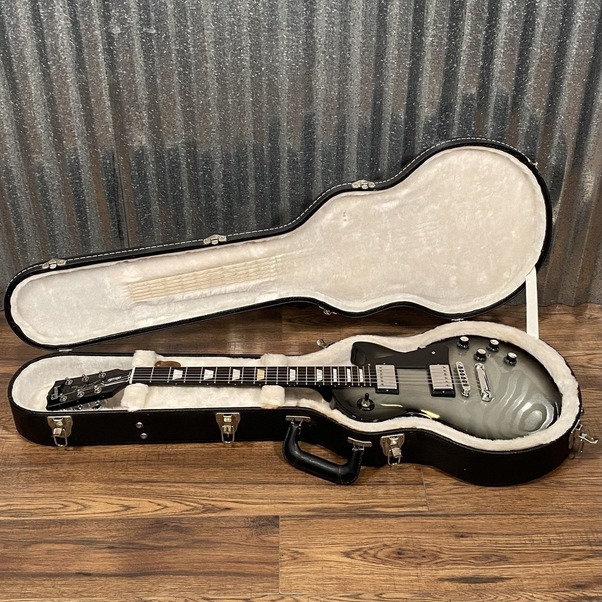 Gibson Les Paul Studio 2009 Silverburst Guitar & Case #0397 Used