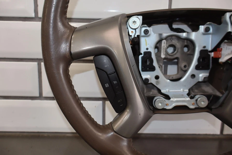 Volante Chevy Silverado 2500HD LTZ 09-14 cuero cachemir usado ver foto Foto 3 de 4