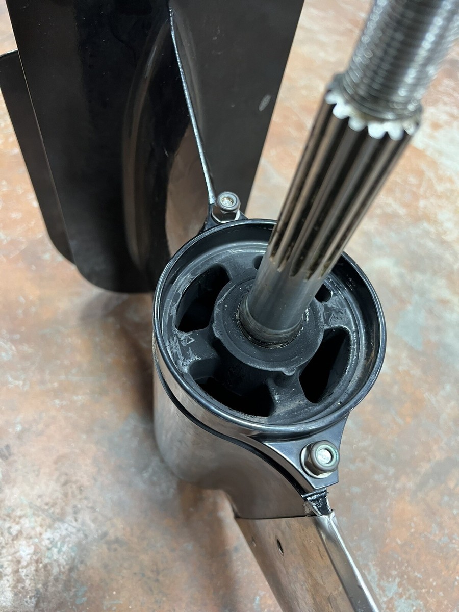 9011J33 115 MERCURY PRO XS 2 STROKE LOWER UNIT LONG SHAFT 20 INCH