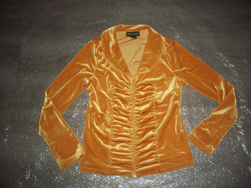 womens velvet top.METROSTYLE.size small