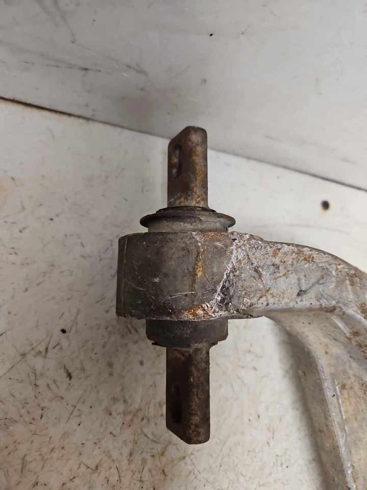 01-05 PONTIAC AZTEK Brazo de control inferior izquierdo RR con rótula lado del conductor Lh OEM Foto 2 de 4