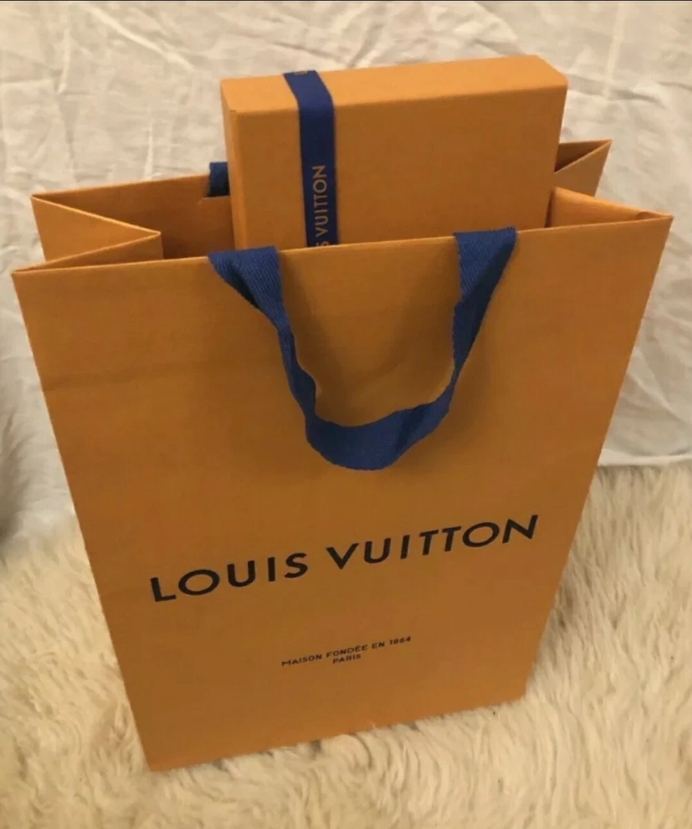 Louis Vuitton Tie, Men's Fashion, Watches & Accessories, Accessory holder,  box & organizers on Carousell